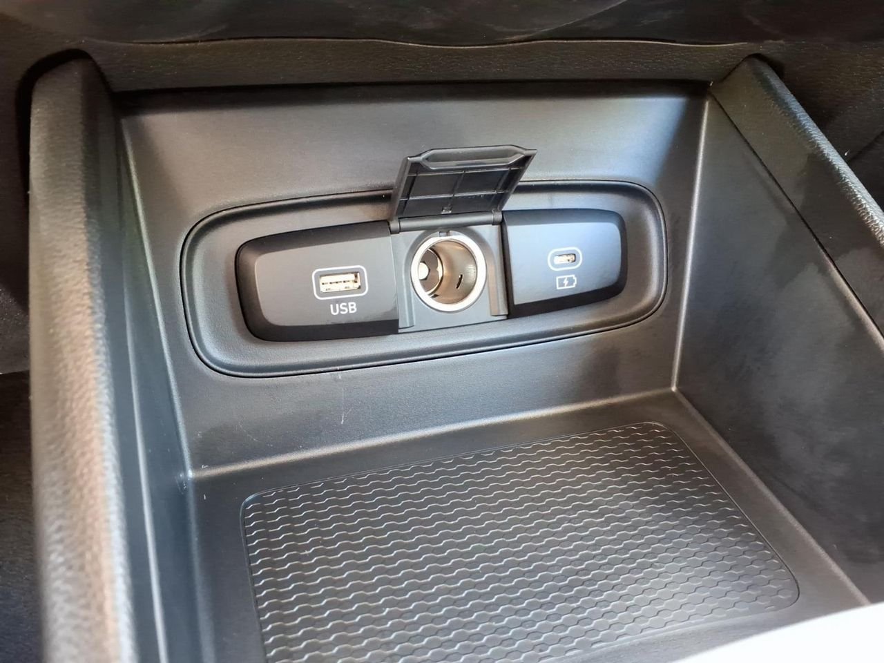New 2026 Onyx Black Hyundai SE image 25