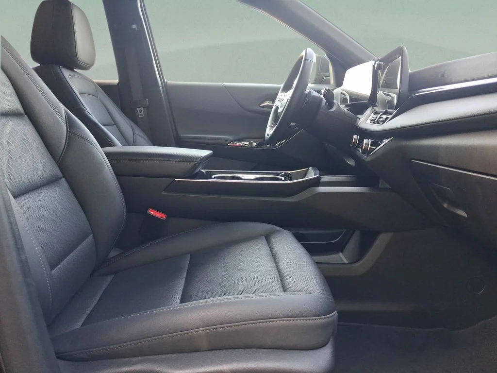Used 2025 Mosaic Black Metallic Chevrolet LT image 30