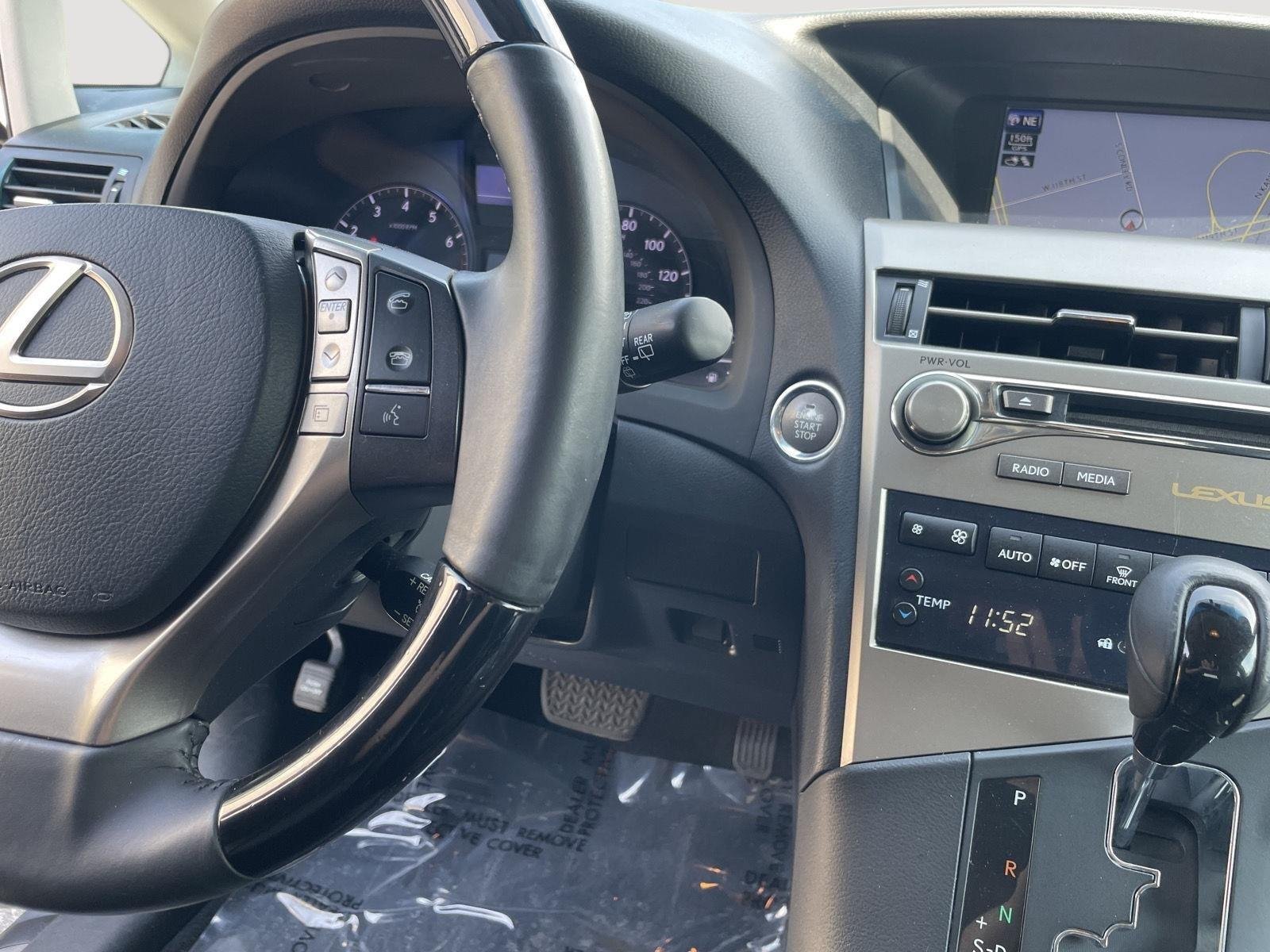 Used 2014 Nebula Gray Pearl Lexus Base image 13