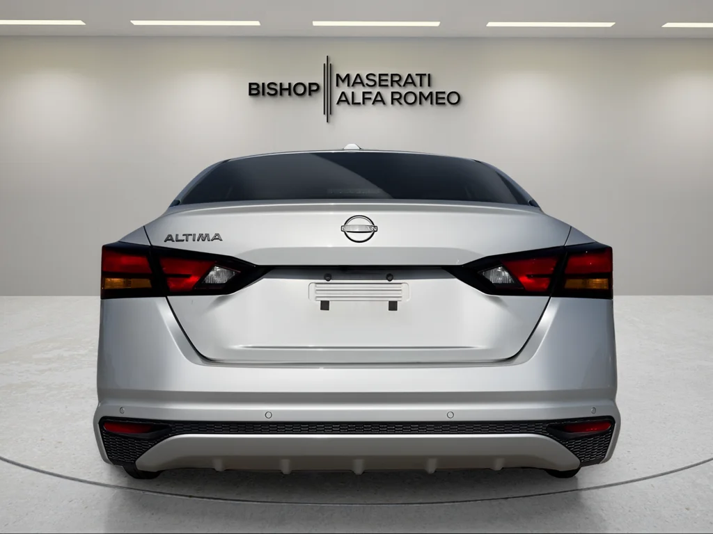 Used 2025 Silver Nissan 2.5 SV image 5