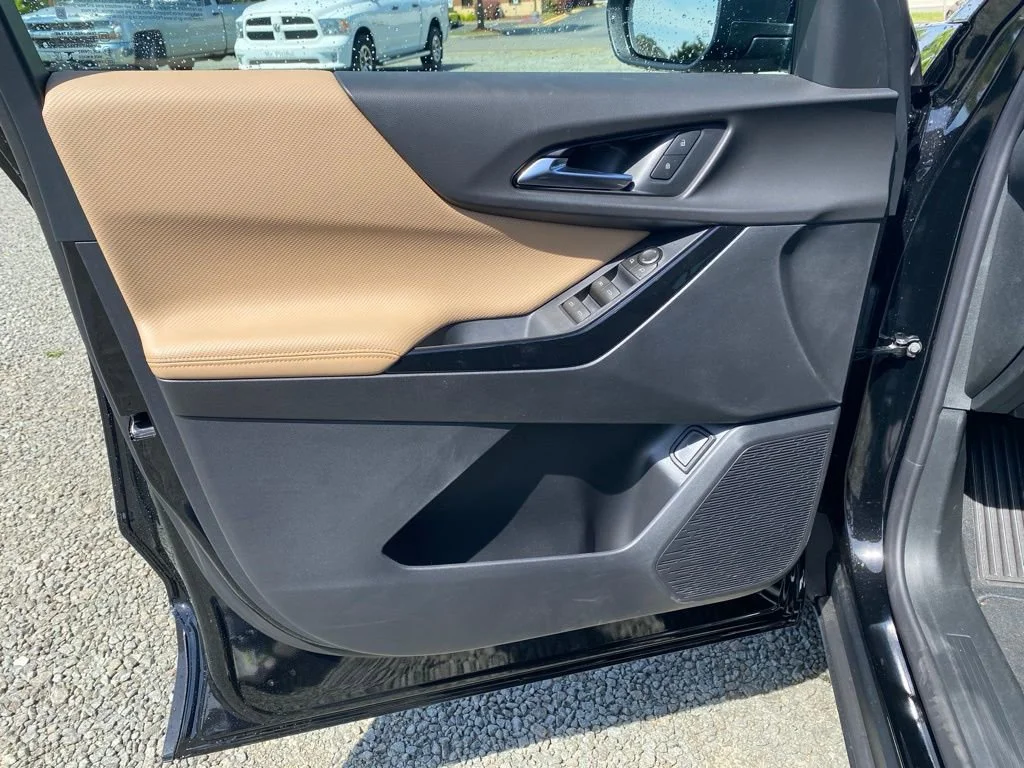 New 2026 Mosaic Black Metallic Chevrolet ACTIV image 9