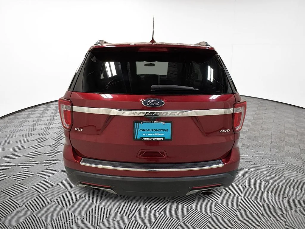 Used 2018 Red Ford XLT image 10