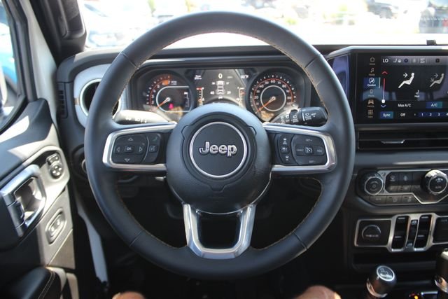 Used 2025 White Jeep Sahara image 13