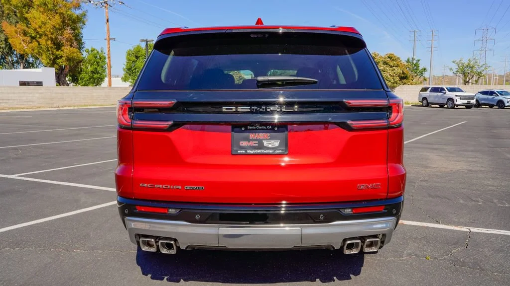 2026 GMC Acadia Denali - Photo 8