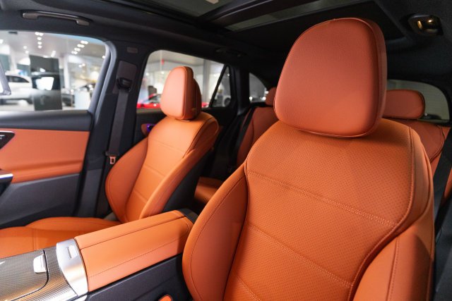 New 2027 Polar White Mercedes-Benz GLC 300 image 40