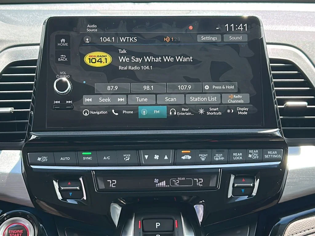 New 2027 Platinum White Pearl Honda Touring image 15