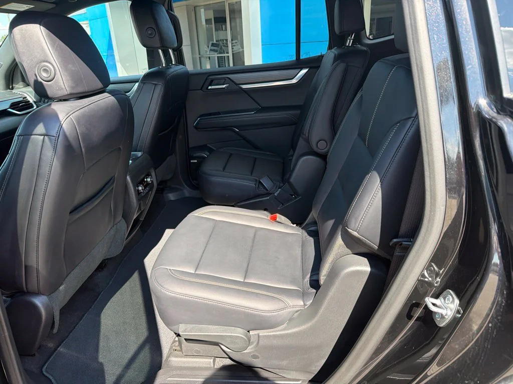 Used 2026 Ebony Twilight Metallic GMC Elevation image 26