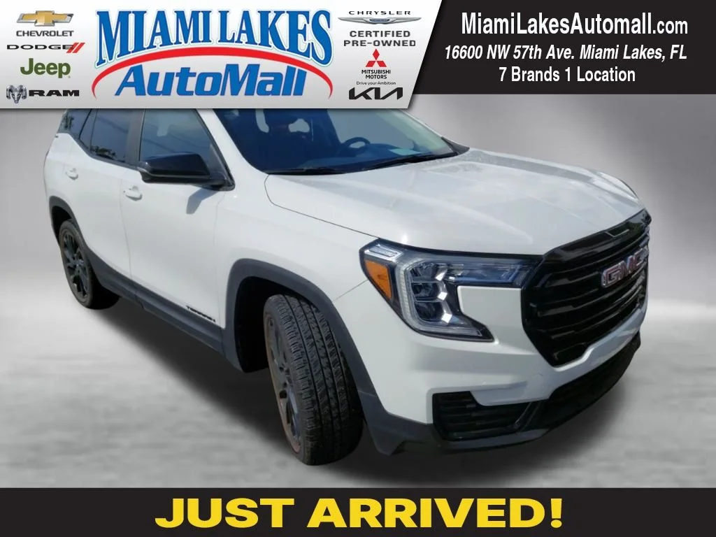 Used 2023 Summit White GMC SLE image 1