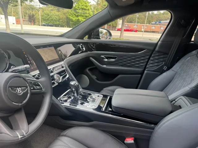 Used 2023 Black Sapphire Metallic Bentley Speed image 27