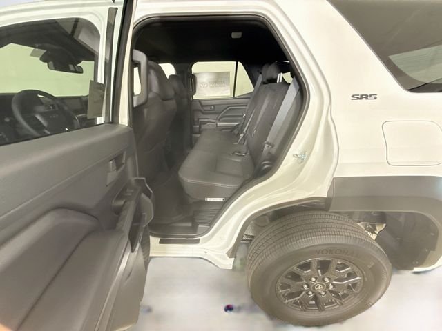 2026 Toyota 4Runner SR5 - Photo 24