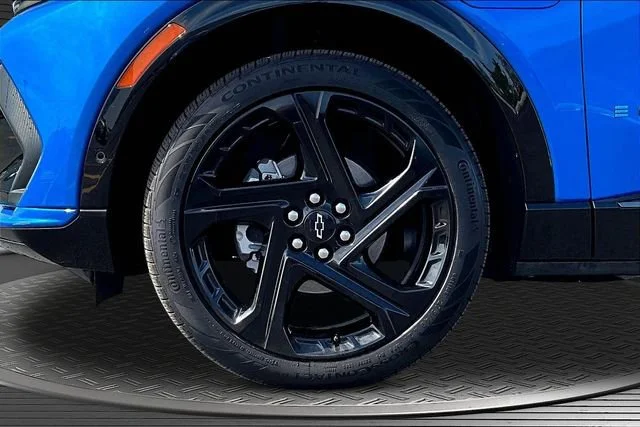 2025 Chevrolet Equinox EV RS - Photo 13
