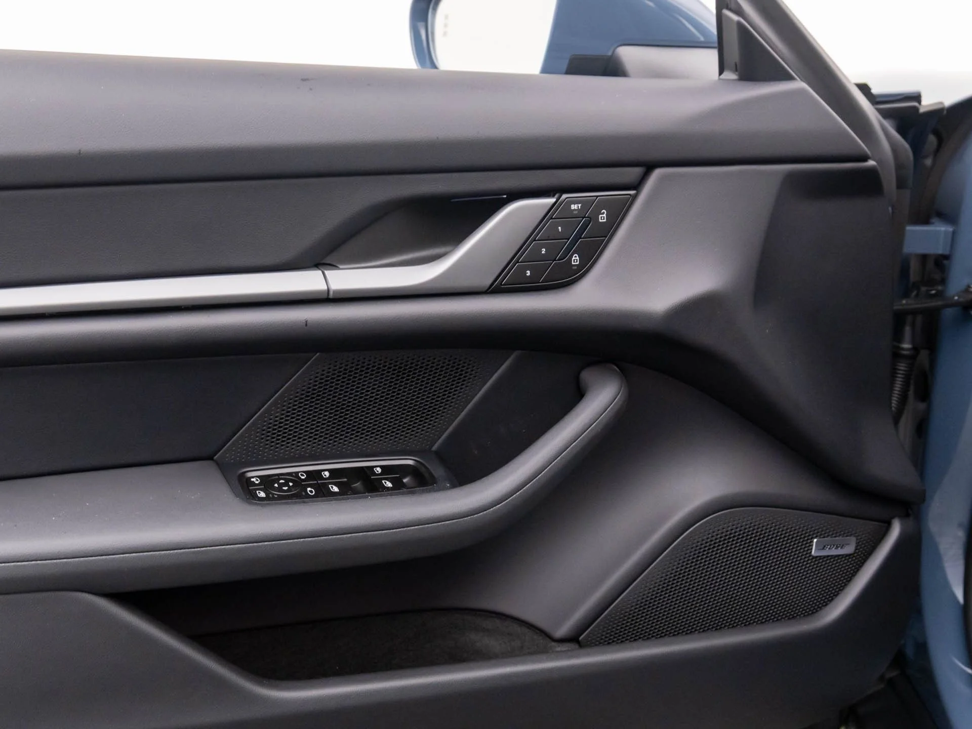 2025 Porsche Taycan Base - Photo 15