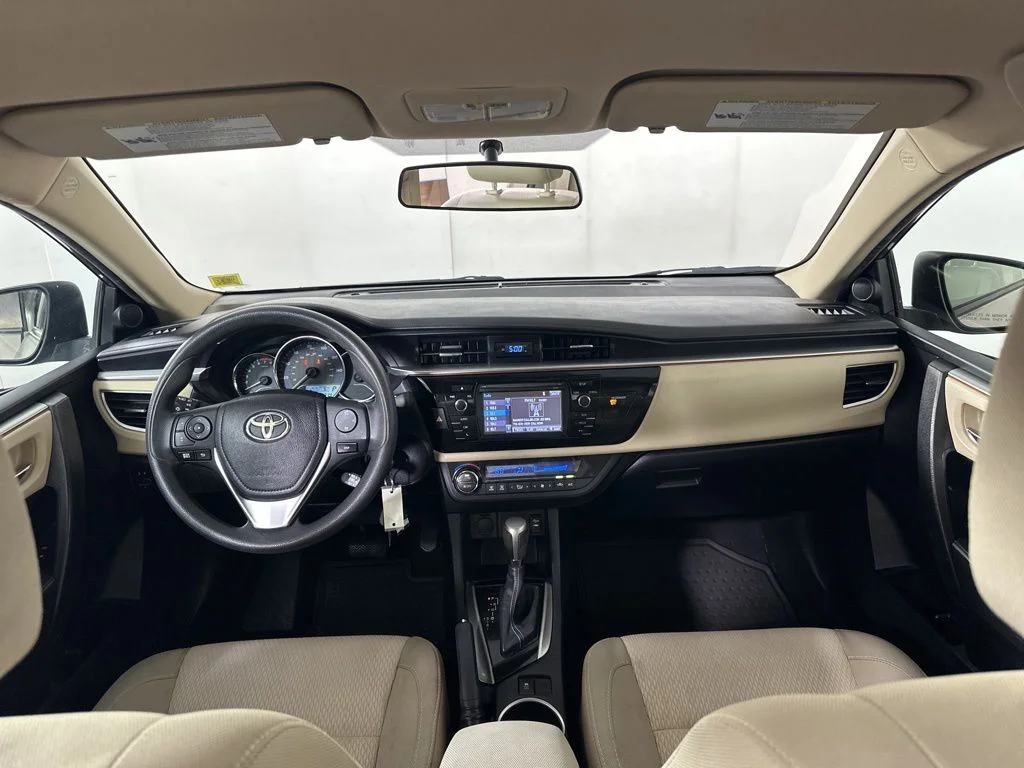 Used 2015 Brown Toyota LE image 27