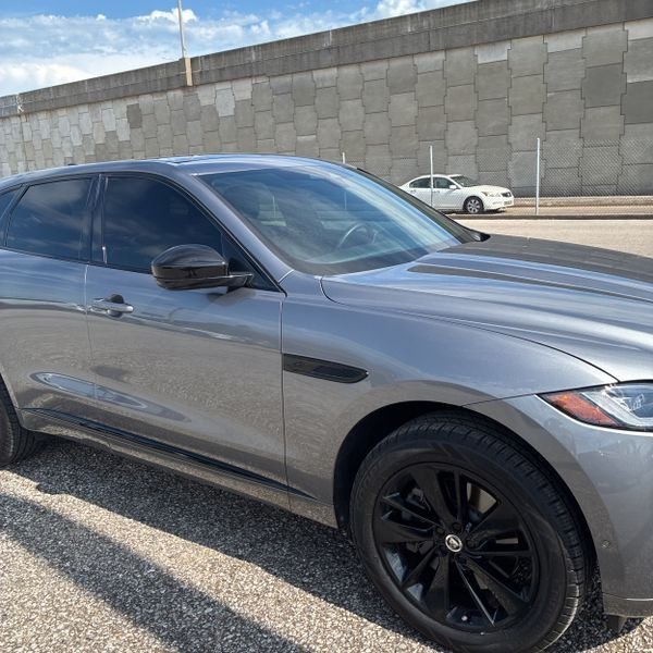 Certified Used 2024 Eiger Gray Metallic Jaguar P400 R-Dynamic S image 6