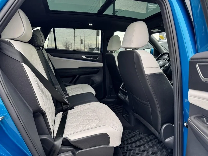 Used 2025 Mountain Lake Blue Metallic Volkswagen 2.0T SEL Premium R-Line 4MOTION image 13