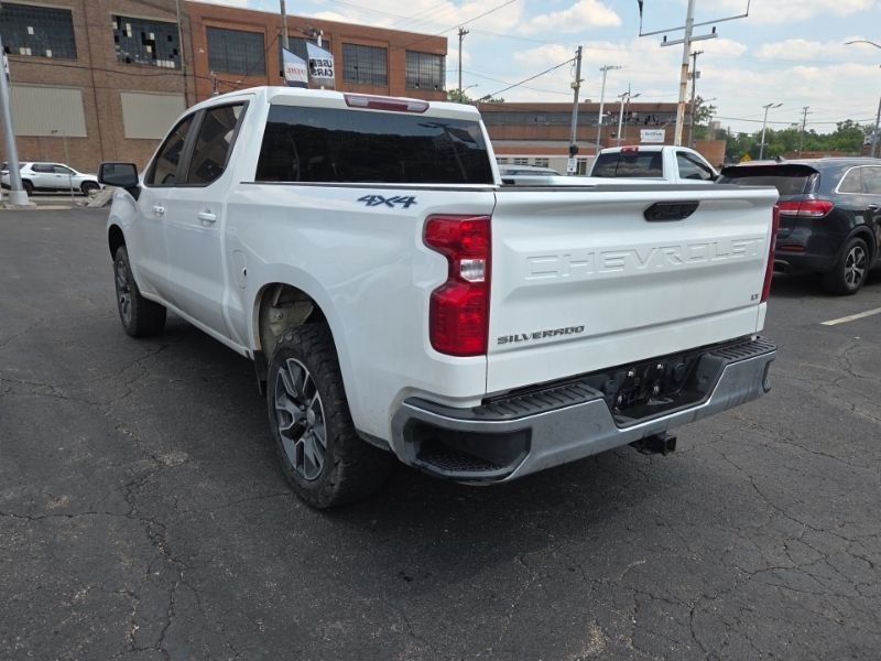 Used 2025 White Chevrolet LT image 5