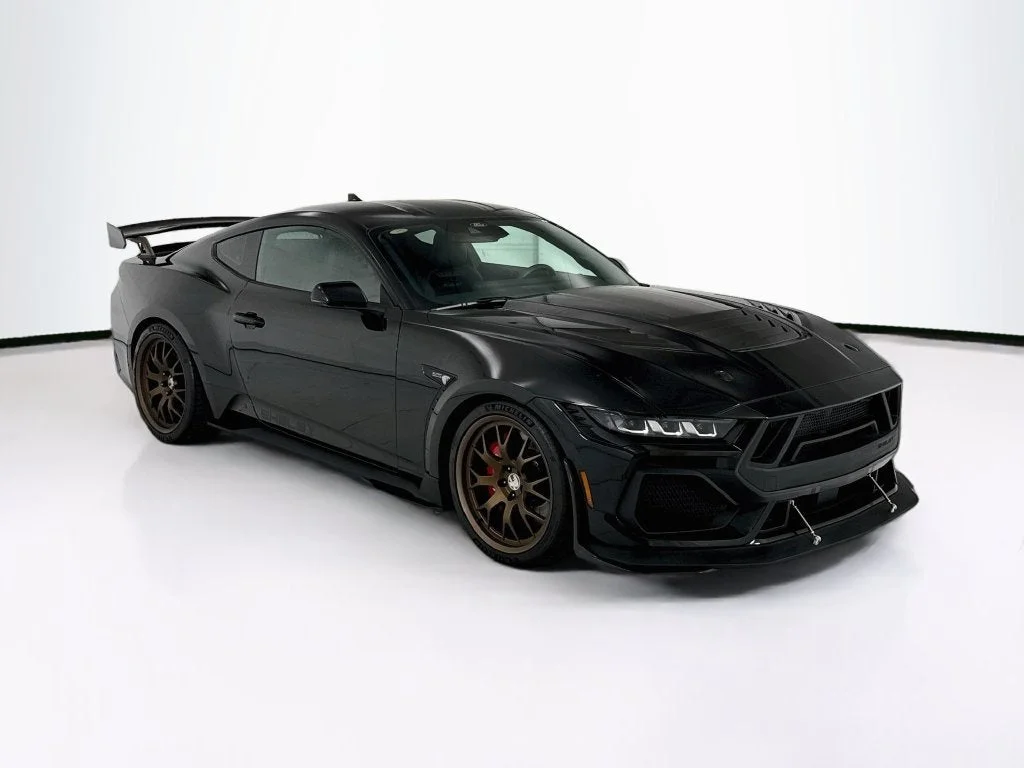 Used 2025 Shadow Black Ford GT Premium image 3