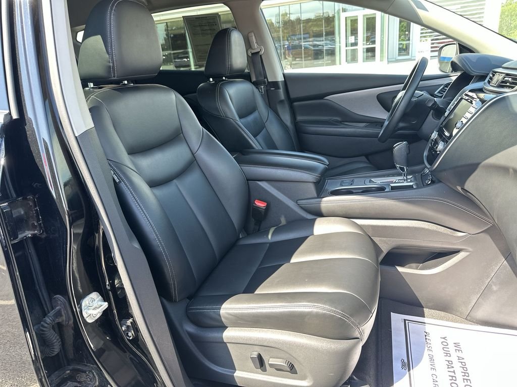 Used 2023 Black Nissan SV image 29