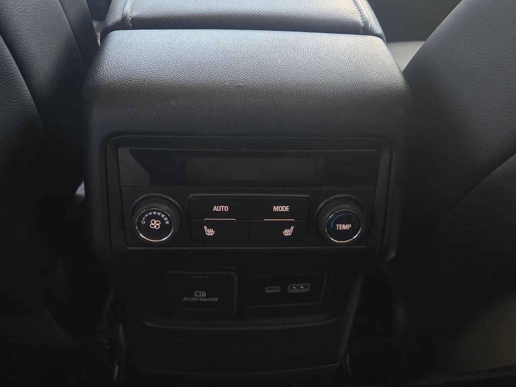 2023 GMC Acadia Denali - Photo 9