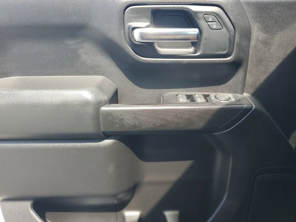 Used 2019 SUMMIT WHITE Chevrolet Custom image 19