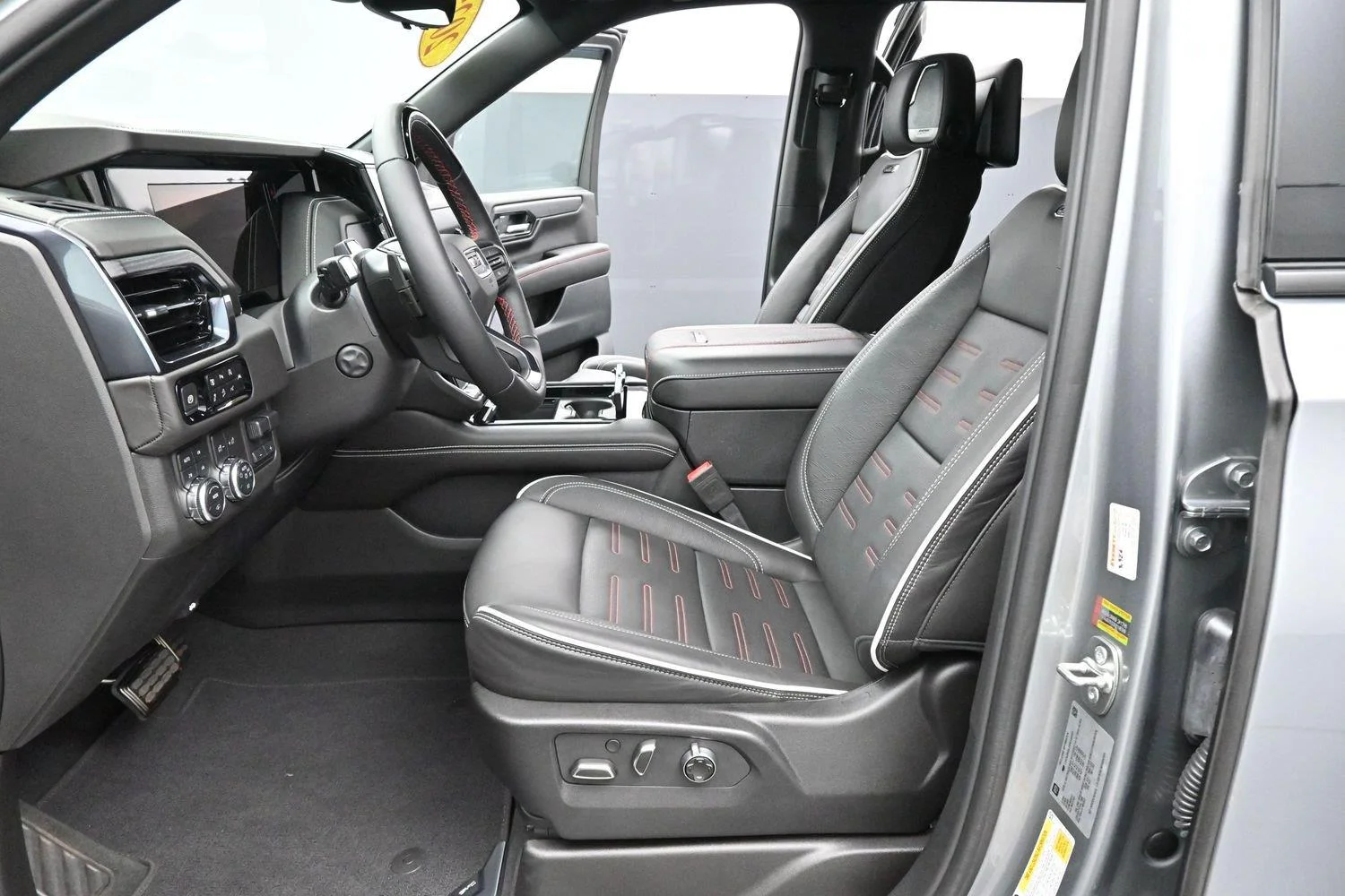 Used 2025 Sterling Metallic GMC AT4 Ultimate image 16