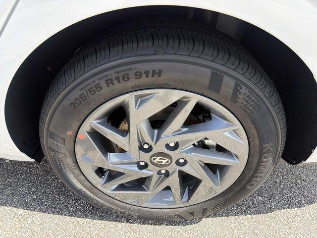 New 2026 White Hyundai Blue image 28