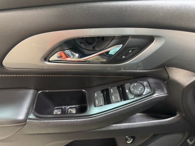 Used 2018 GRAPHITE METALLIC Chevrolet LT Leather image 12