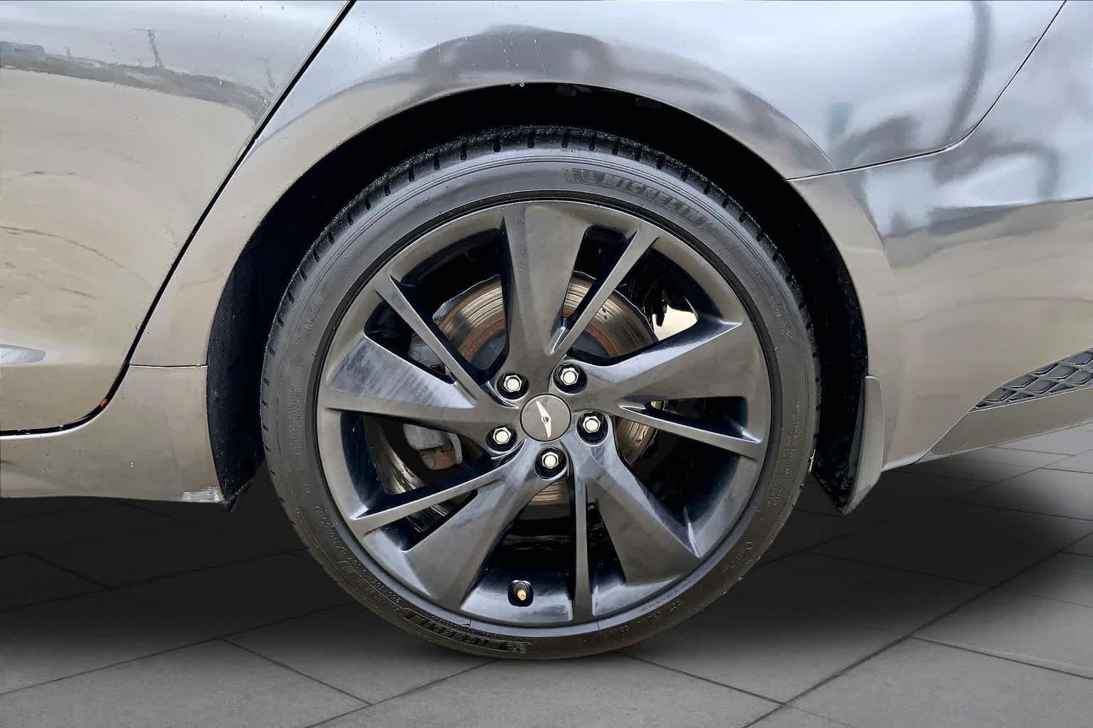 Used 2023 Makalu Gray Genesis 2.0T image 11
