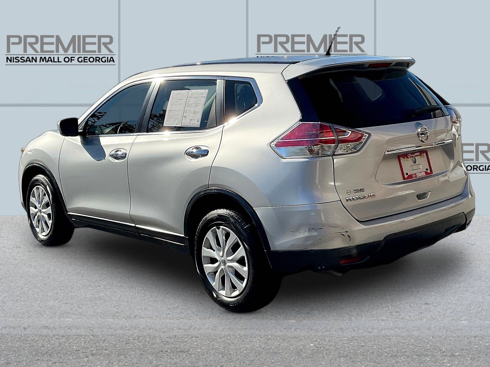 Used 2015 Silver Nissan S image 4