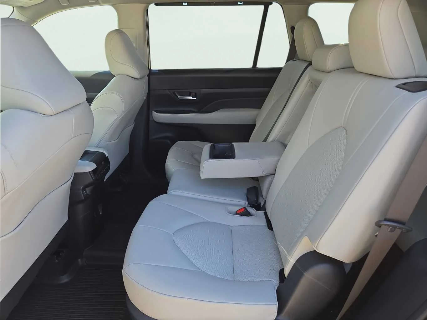 New 2026 Blueprint Toyota Hybrid XLE image 18