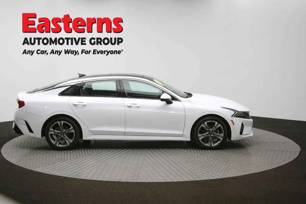 Used 2022 White Kia EX image 45
