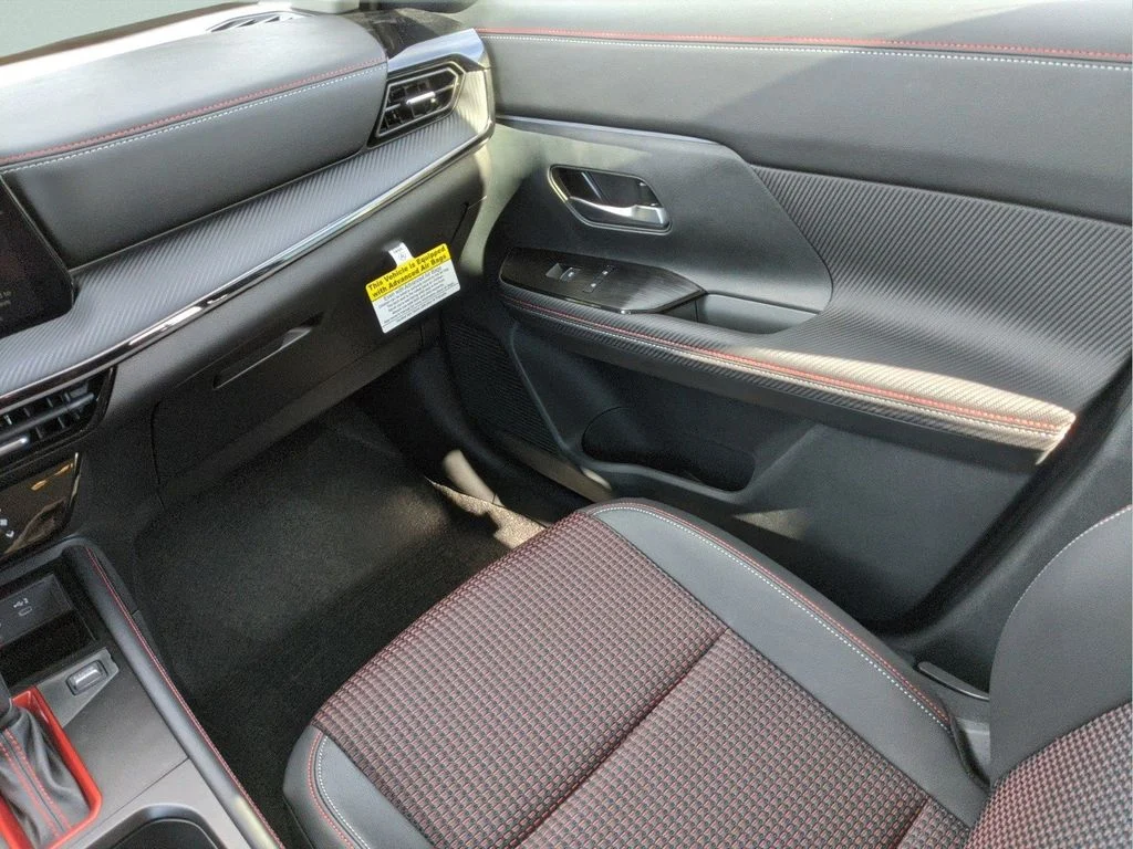 Used 2025 White Nissan SR image 19