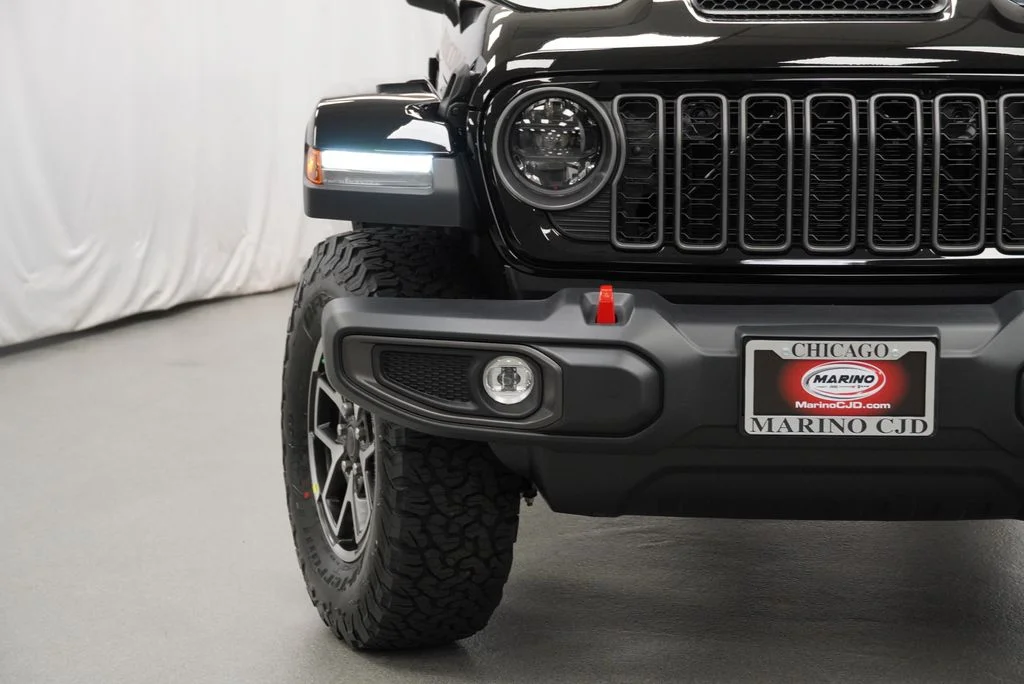 New 2026 Black Clear-Coat Exterior Paint Jeep Rubicon image 6