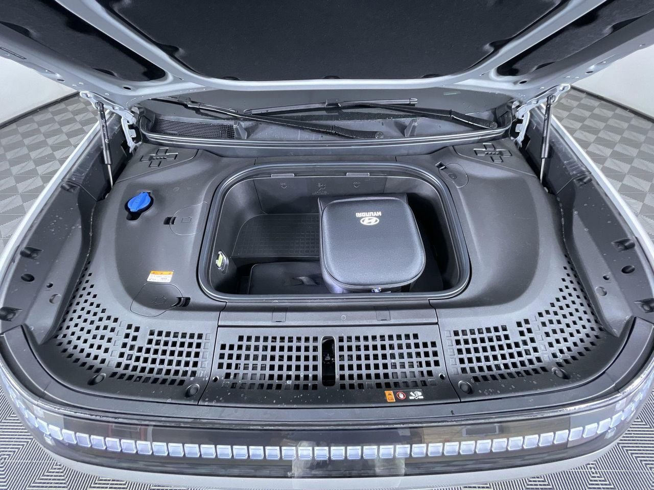 2026 Hyundai IONIQ 9 SE - Photo 11