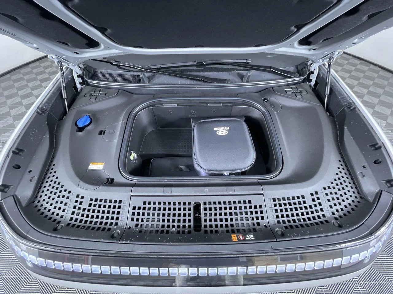 2026 Hyundai IONIQ 9 SE - Photo 11