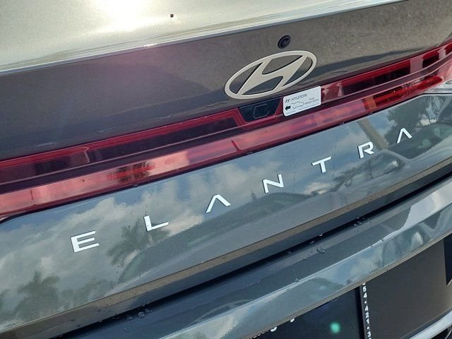2025 Hyundai Elantra SEL - Photo 5