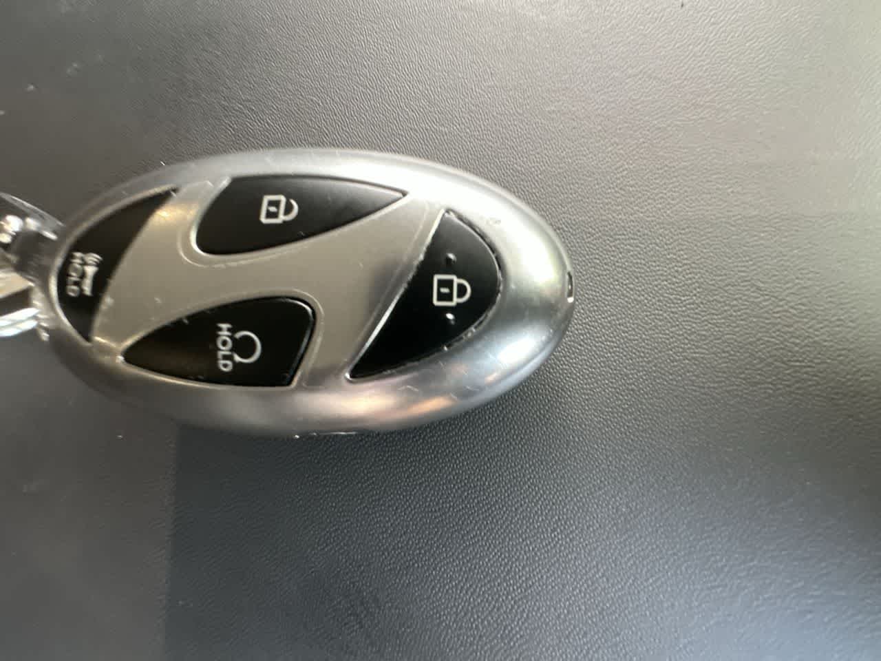 2026 Hyundai Santa Fe SE - Photo 28