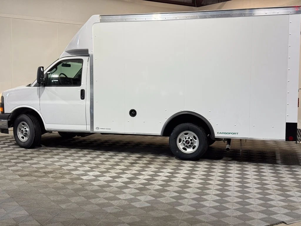 New 2026 Summit White GMC 1WT image 5