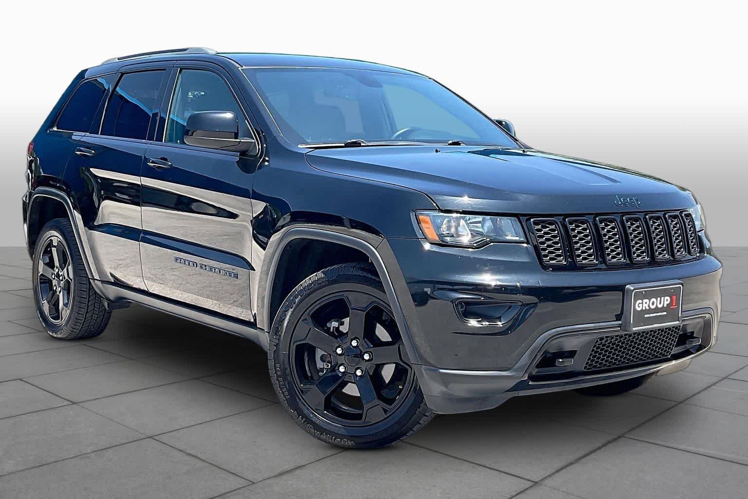 Used 2018 Diamond Black Crystal Pearlcoat Jeep Upland image 3