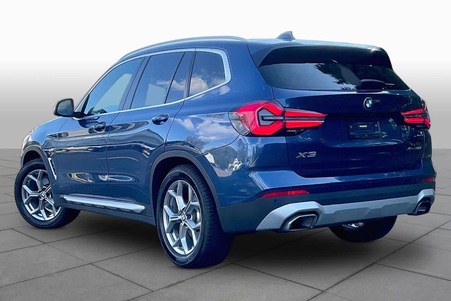 Used 2022 Phytonic Blue Metallic BMW xDrive30i image 11