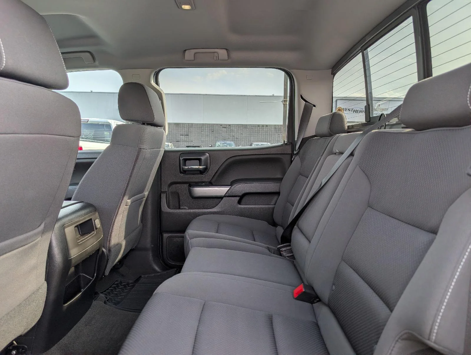 Used 2018 Deep Ocean Blue Metallic Chevrolet LT image 10