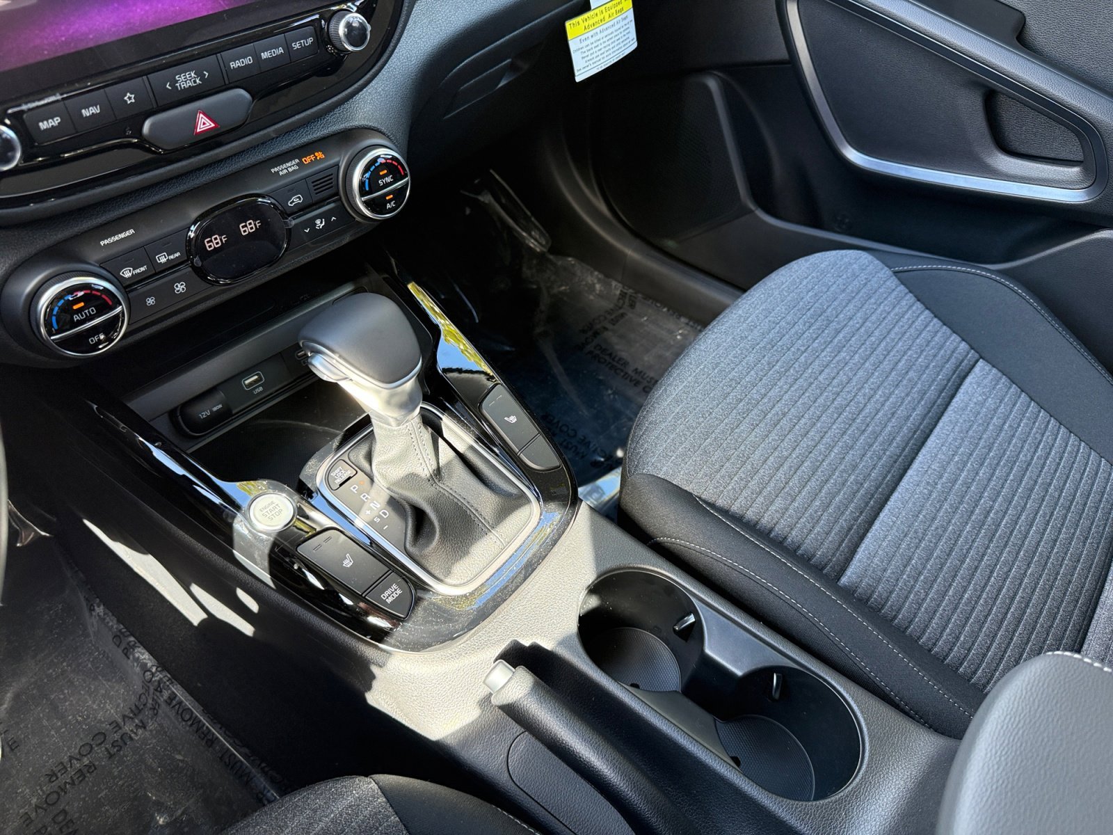 2025 Kia Soul EX - Photo 13