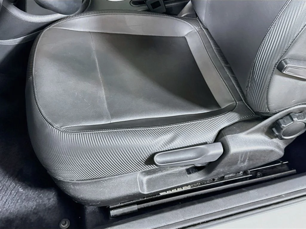 Used 2014 Silver Volkswagen 2.5L image 21