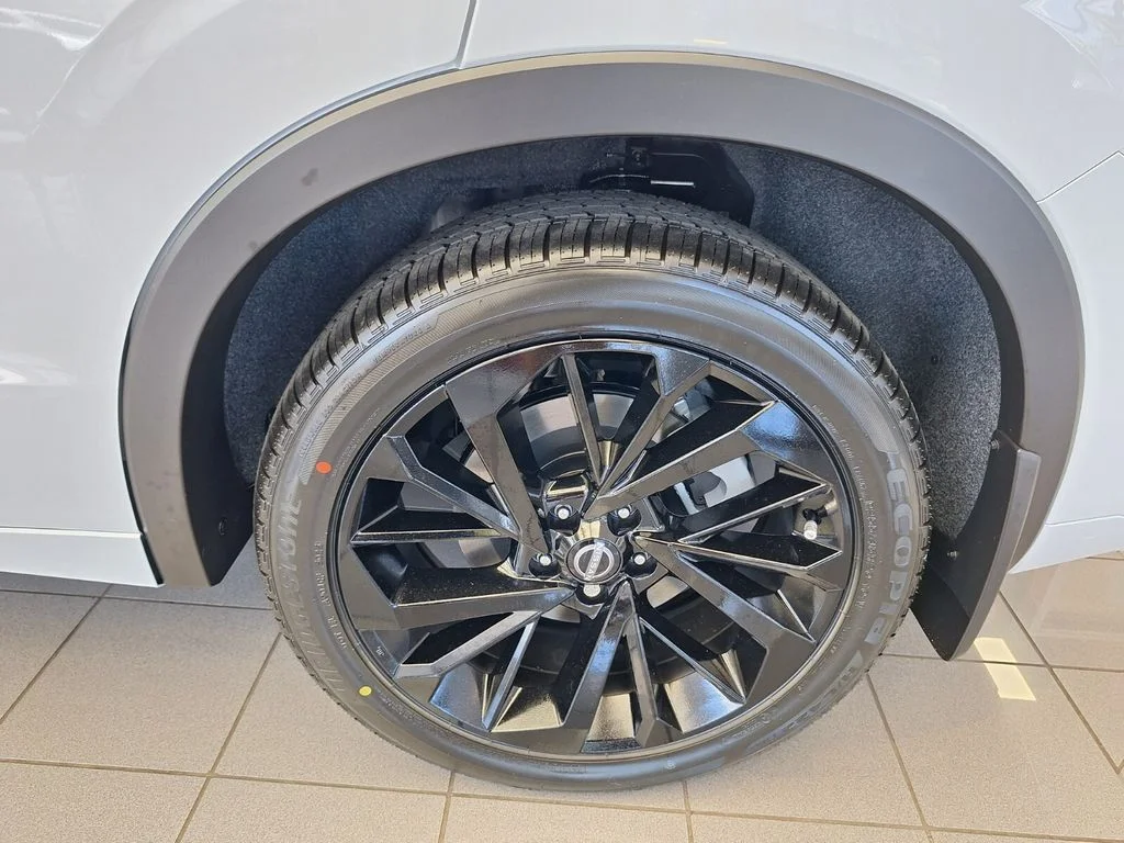 New 2026 White Nissan Platinum image 20