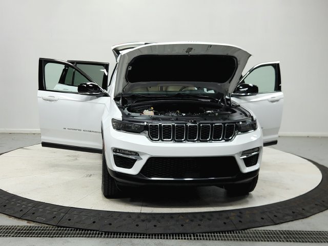 Used 2024 White Jeep Limited image 11