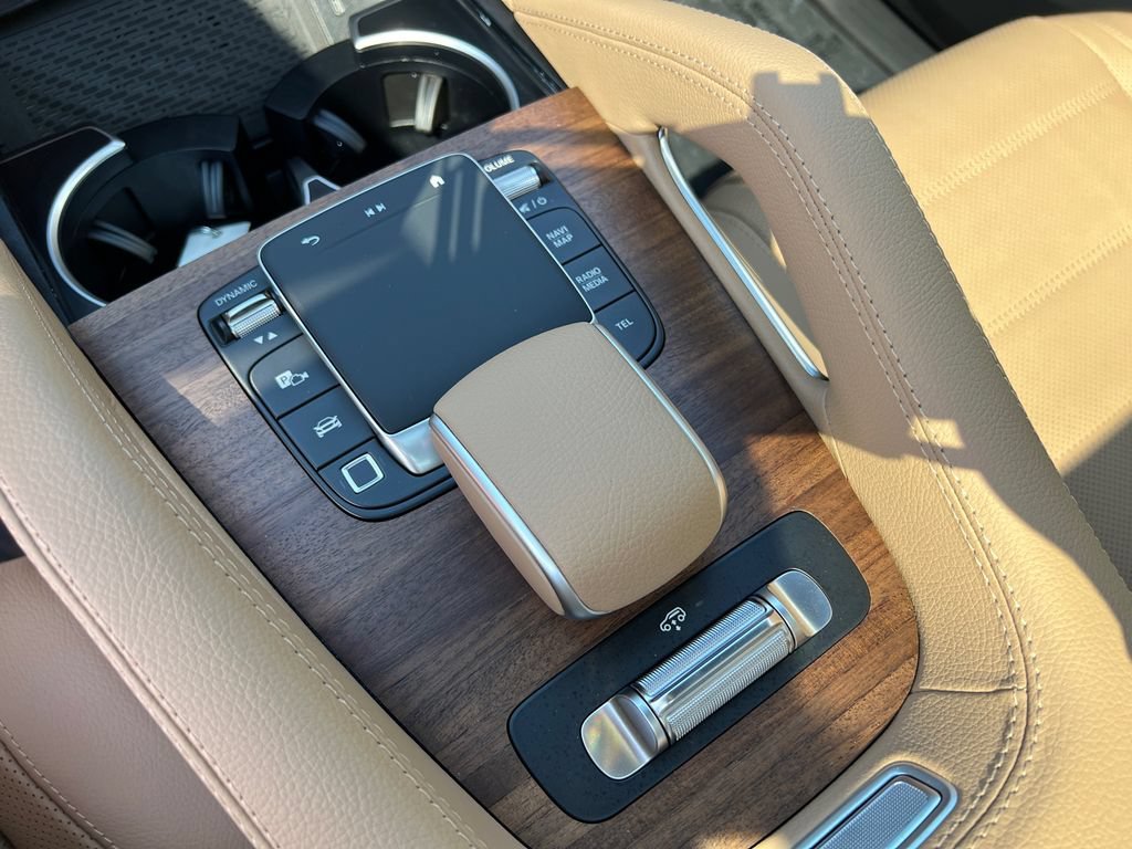 New 2026 MANUFAKTUR Ireland Mid Green Metallic Mercedes-Benz GLS 450 image 60