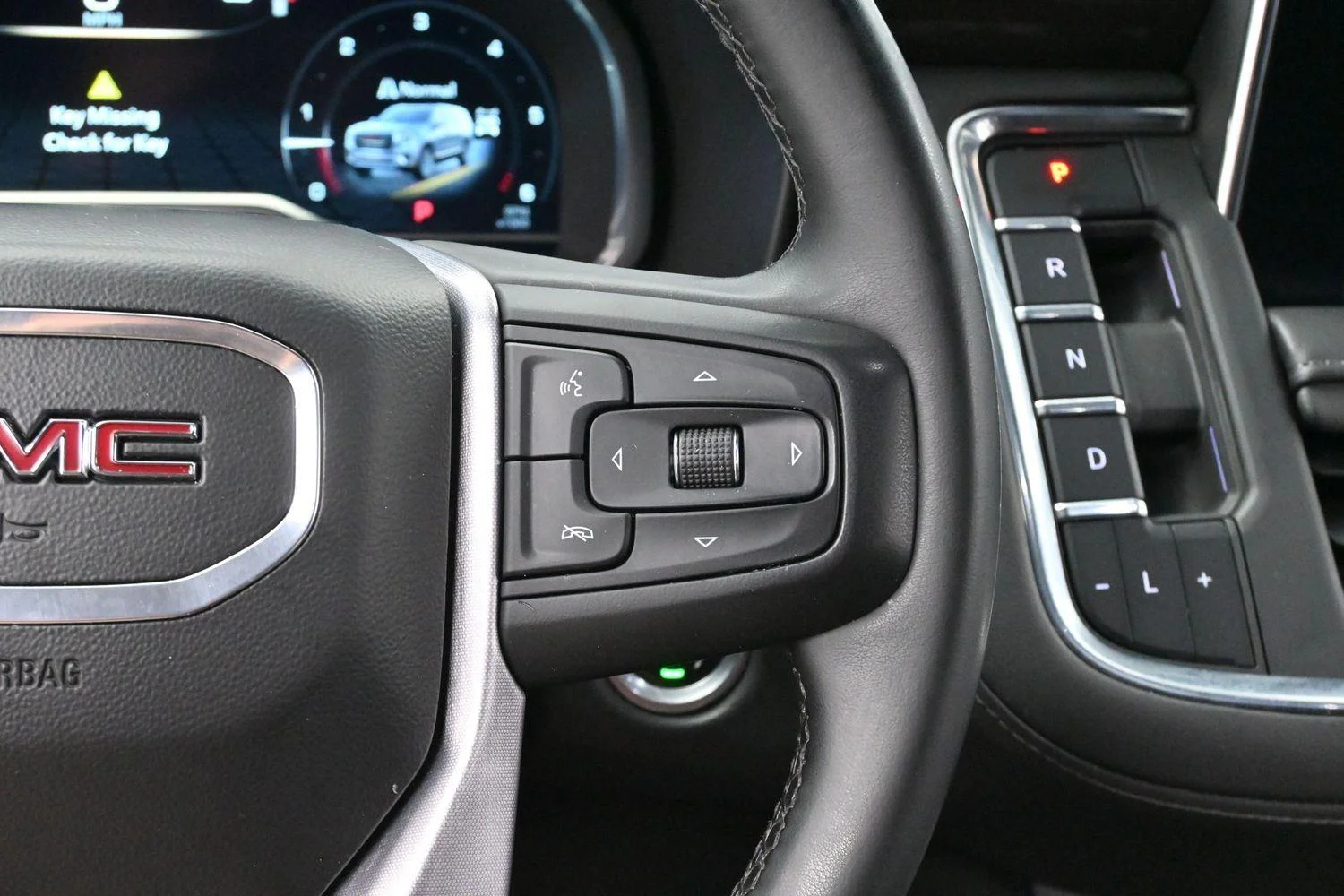 Used 2023 Onyx Black GMC SLE image 16