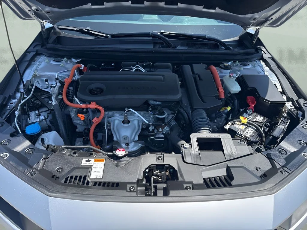 Used 2025 Silver Honda Sport-L image 27