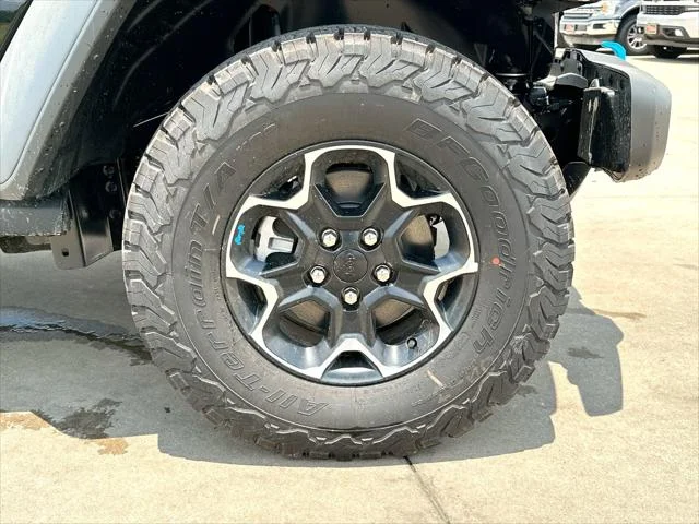 New 2023 Black Clear-Coat Exterior Paint Jeep Rubicon 4xe image 10