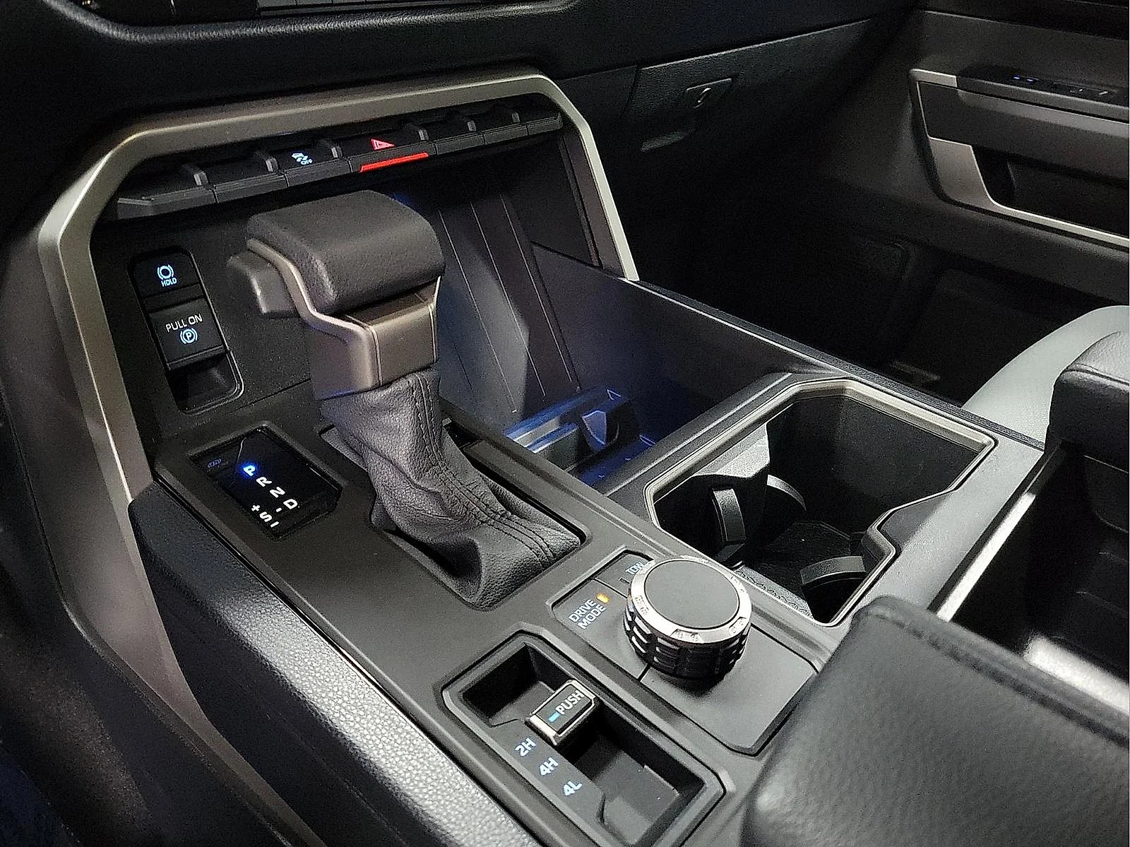 Used 2024 METALLIC GRAY Toyota SR5 image 18